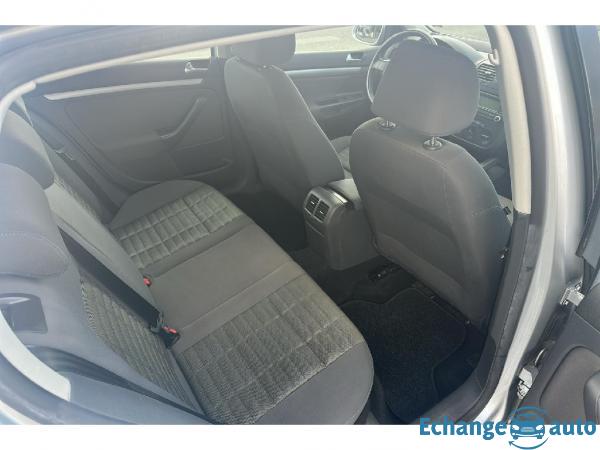 VOLKSWAGEN GOLF V 1.6 Tour BVA