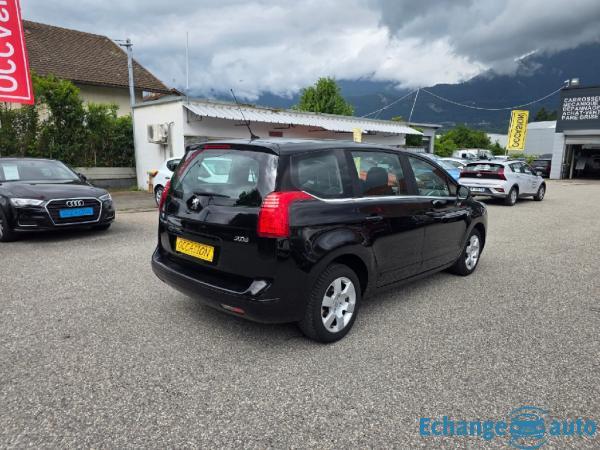PEUGEOT 5008 1.6 HDi 112cv Premium 5pl