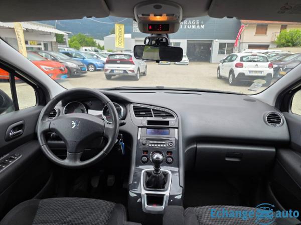PEUGEOT 5008 1.6 HDi 112cv Premium 5pl