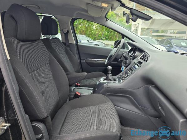 PEUGEOT 5008 1.6 HDi 112cv Premium 5pl