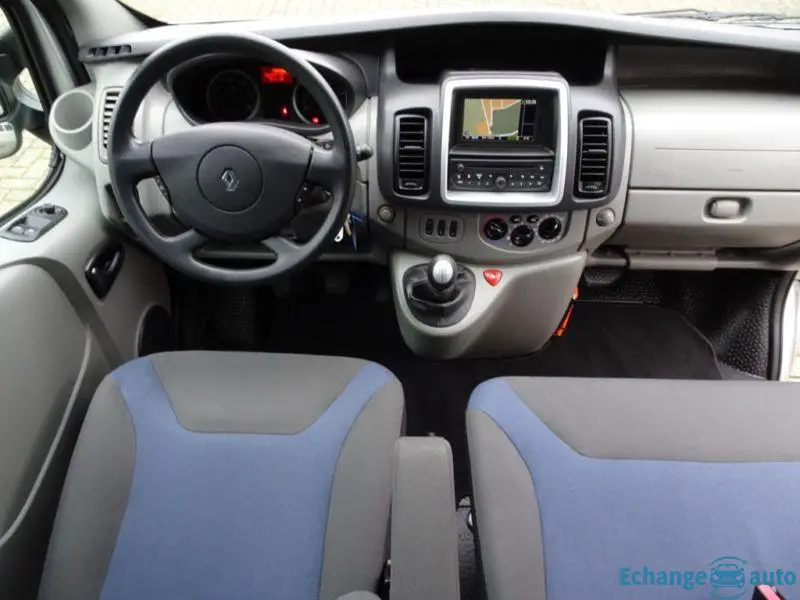 Renault Trafic Passenger 2.0 DCI L2H1 9 plac