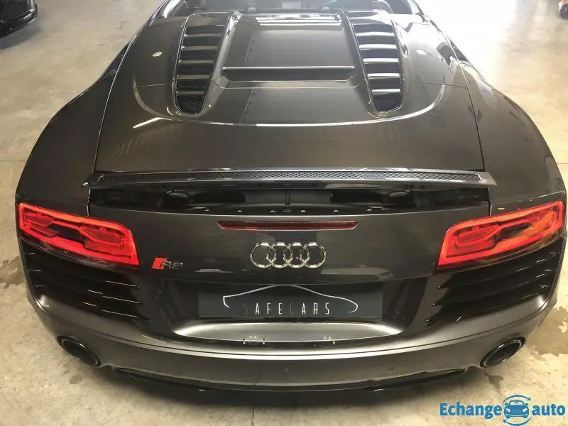 AUDI R8 SPYDER QUATTRO V8