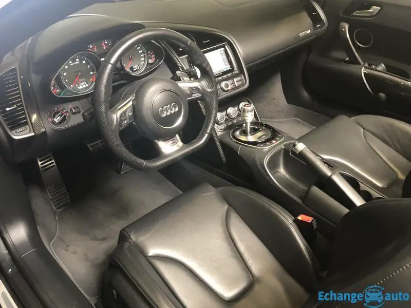 AUDI R8 SPYDER QUATTRO V8