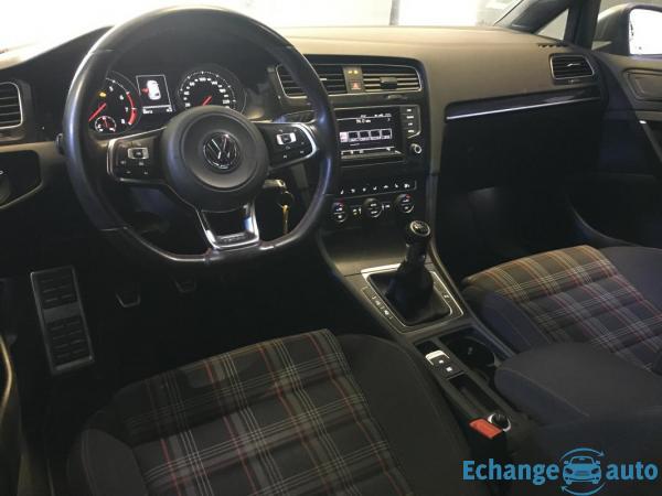 Volkswagen Golf VII GTI 2.O L TFSI 220 CH