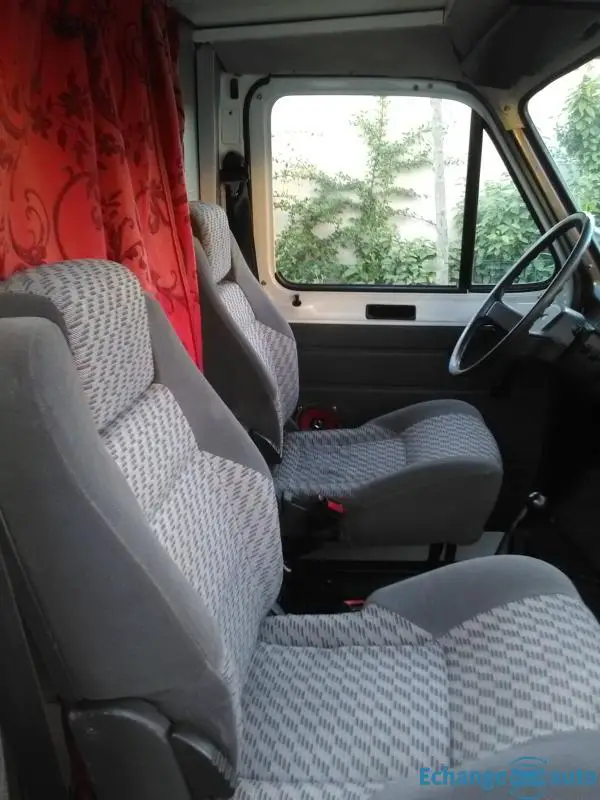 camping car contre Petite voiture plus soulte