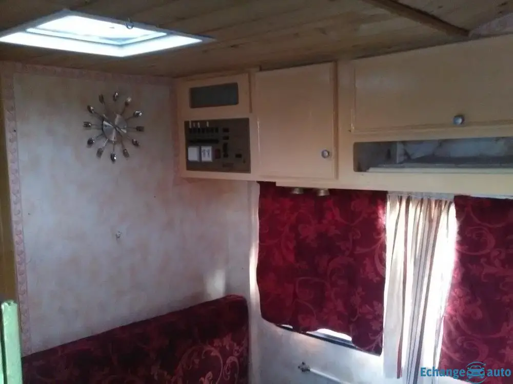 camping car contre Petite voiture plus soulte