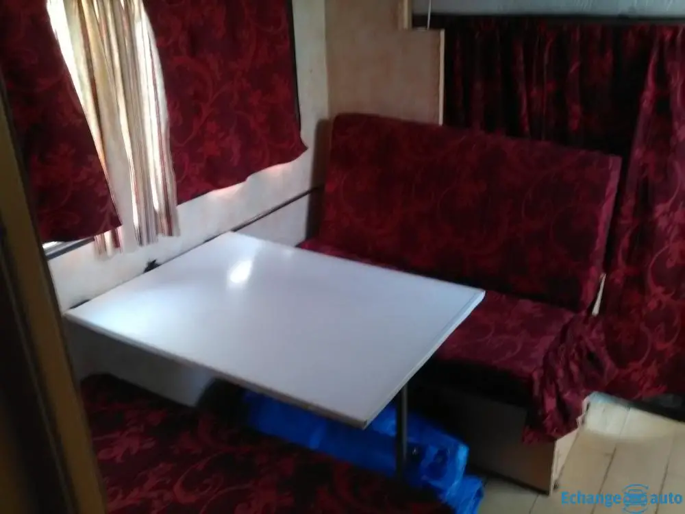 camping car contre Petite voiture plus soulte