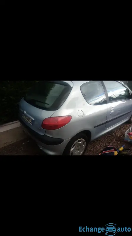 PEUGEOT 206