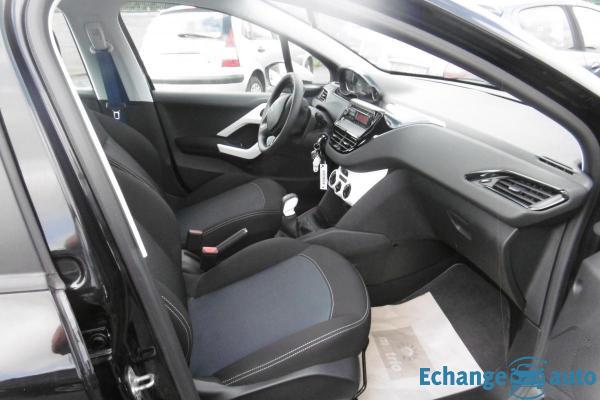 Peugeot 208 1.2l vti like 68cv