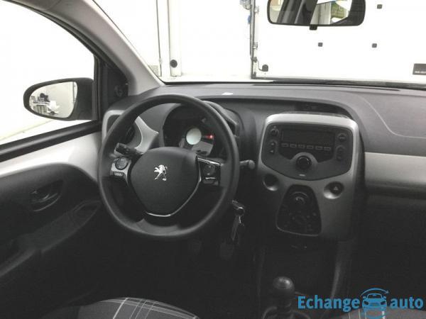 Peugeot 108 VTi 72 Active 5p suréquipée