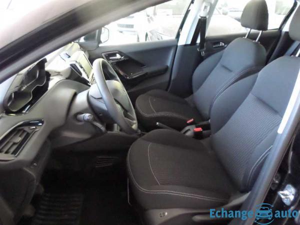 Peugeot 208 Active + 1.2L Puretech 82cv