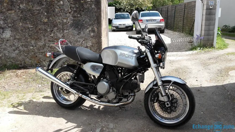 Ducati 1000 GT
