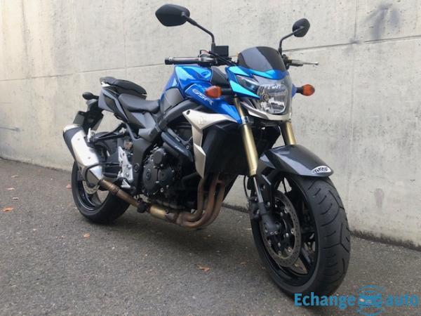 Suzuki GSR 750